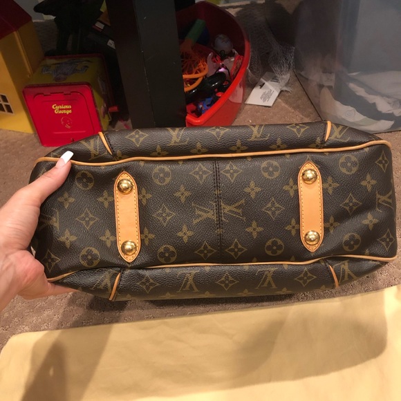 Additional Pics of Louis Vuitton Galliera PM - Picture 3 of 16